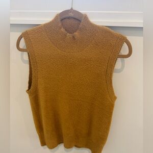Bailey 44 Yellow Gold Sweater sleeveless